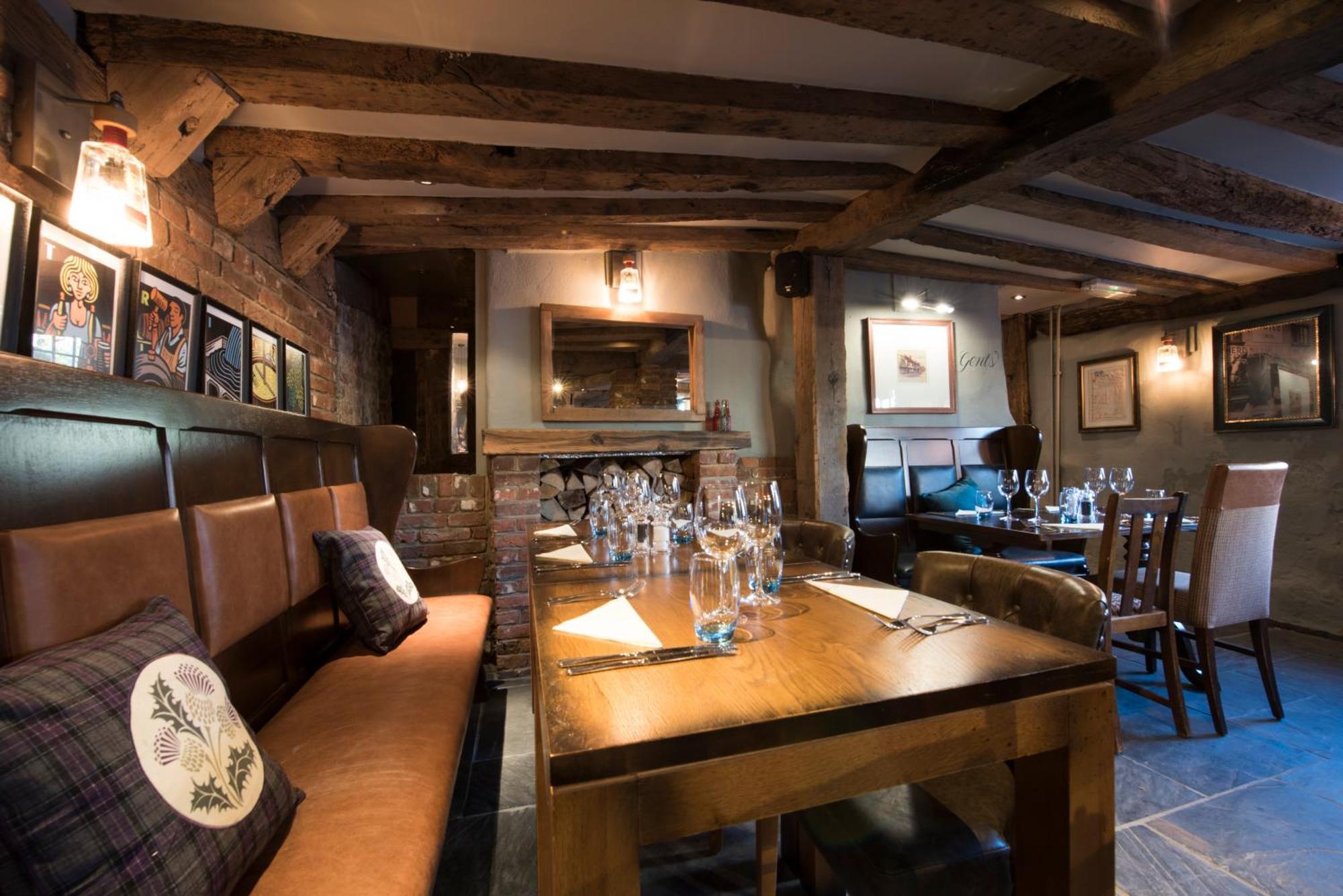 The Ostrich Inn Colnbrook London Heathrow Slough Exterior foto