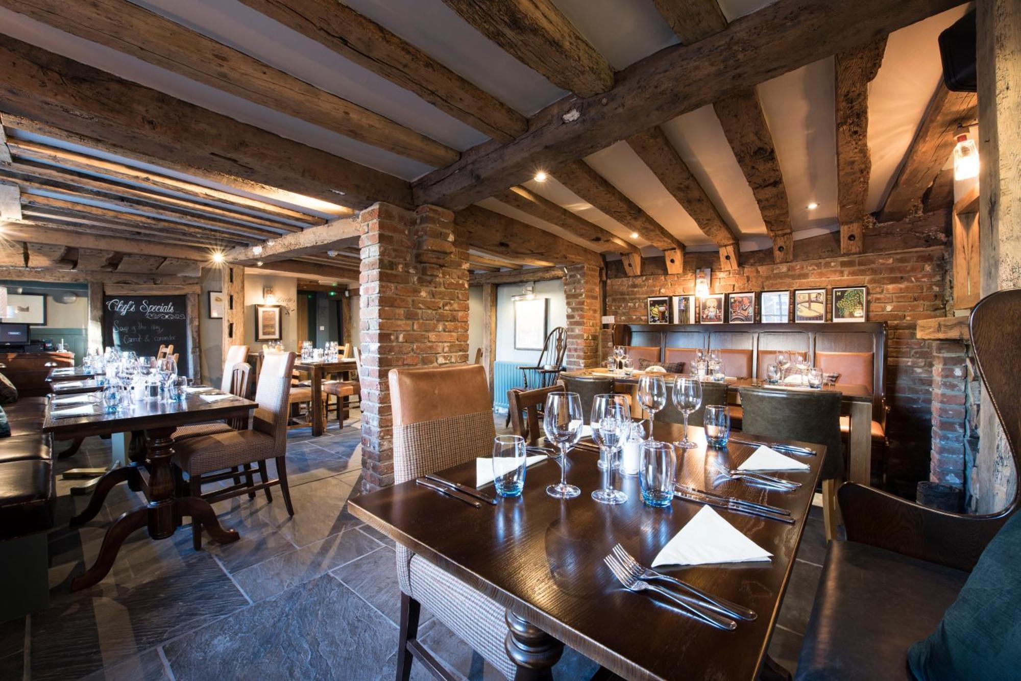 The Ostrich Inn Colnbrook London Heathrow Slough Exterior foto